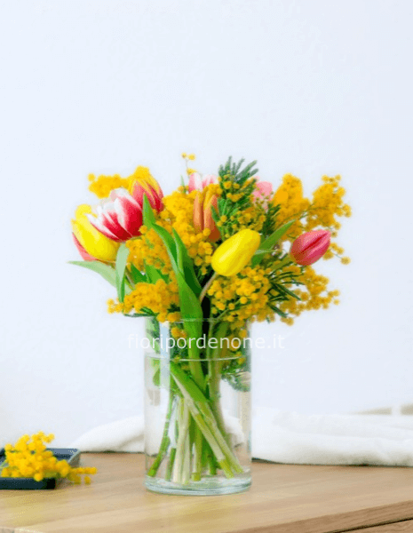 bouquet di mimosa e tulipani