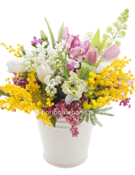 bouquet di fiori misti e mimosa