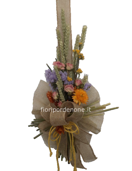 Fuoriporta  con fiori  essiccati 