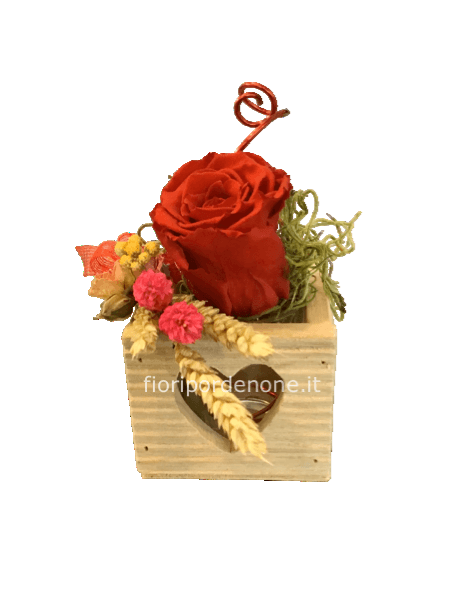 Cuore di legno con rosa stabilizzata
